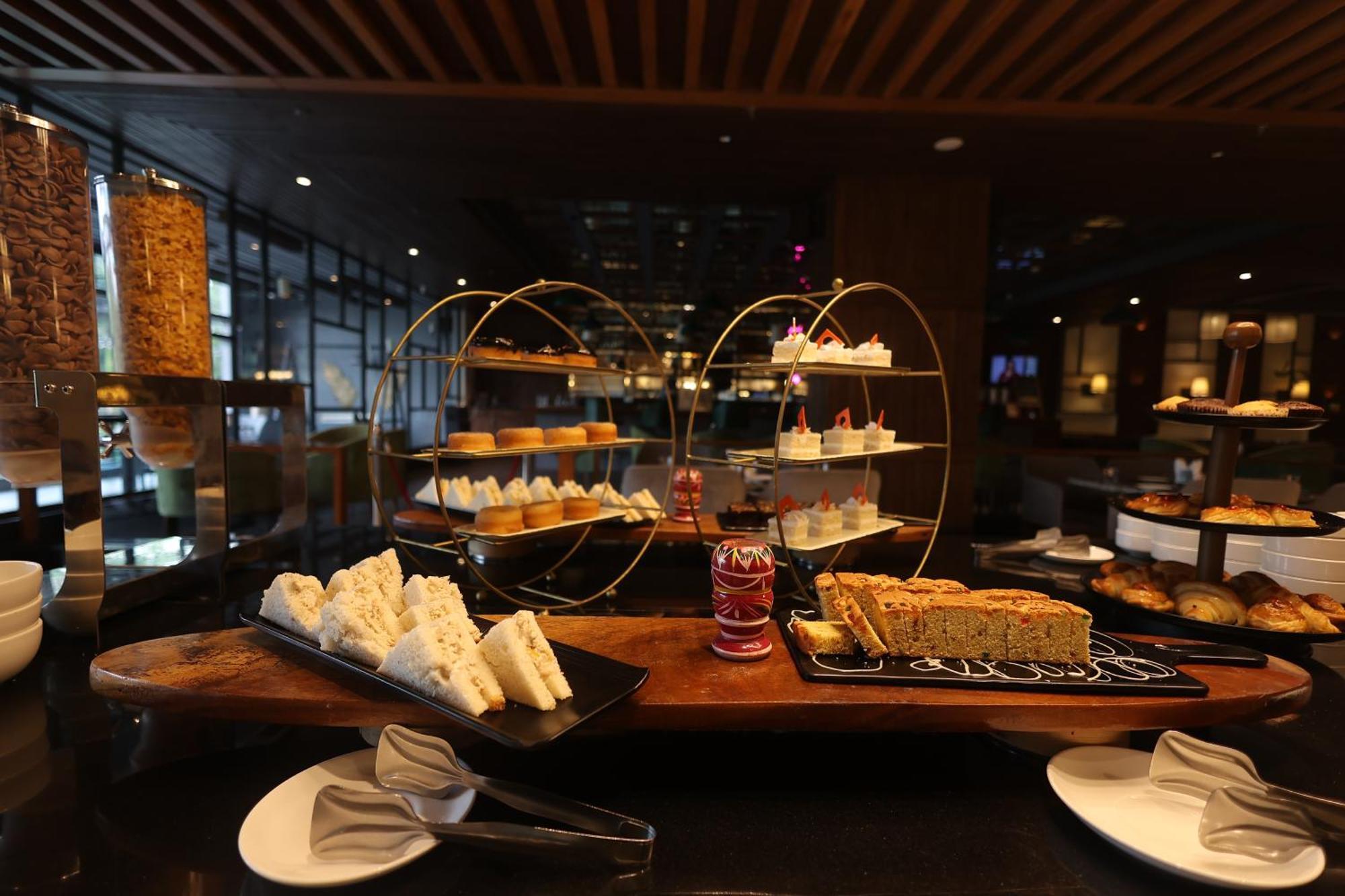 Hotel Polo Towers Agartala Zewnętrze zdjęcie